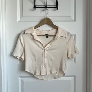 Off-white/ cream collared and button down shirt, cropped